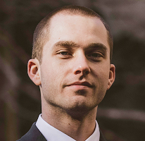 Portret Thomas Whitfield, analityka i eksperta rynku kryptowalut zajmującego się tradingiem